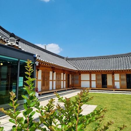 Wonhwaroo Villa คยองจู ภายนอก รูปภาพ