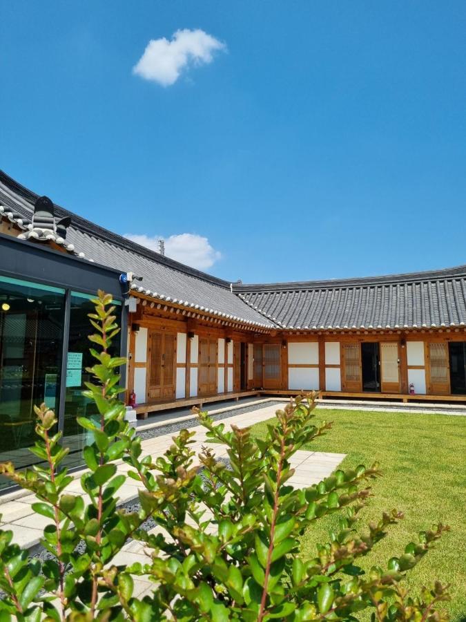 Wonhwaroo Villa คยองจู ภายนอก รูปภาพ