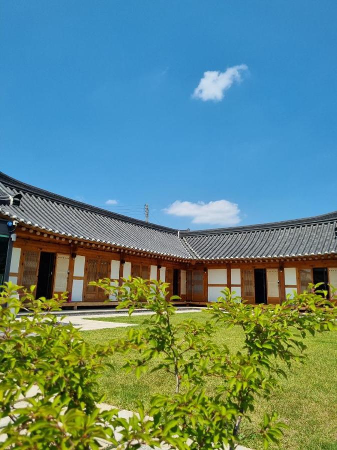 Wonhwaroo Villa คยองจู ภายนอก รูปภาพ